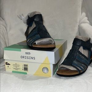 Earth Origins Women's Navy and Black Sandals